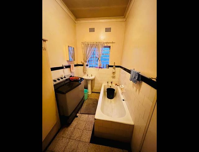 5 BEDROOM HOUSE FOR SALE IN PRIMROSE